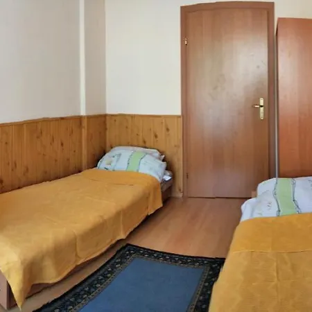 Quarto em Acomodações Particulares U Eli *